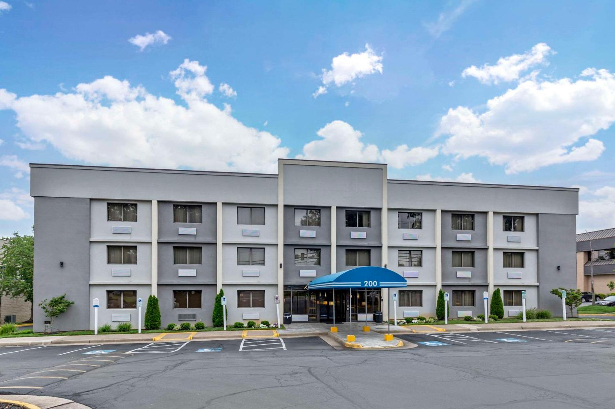 Comfort Inn Herndon-Reston Exterior photo